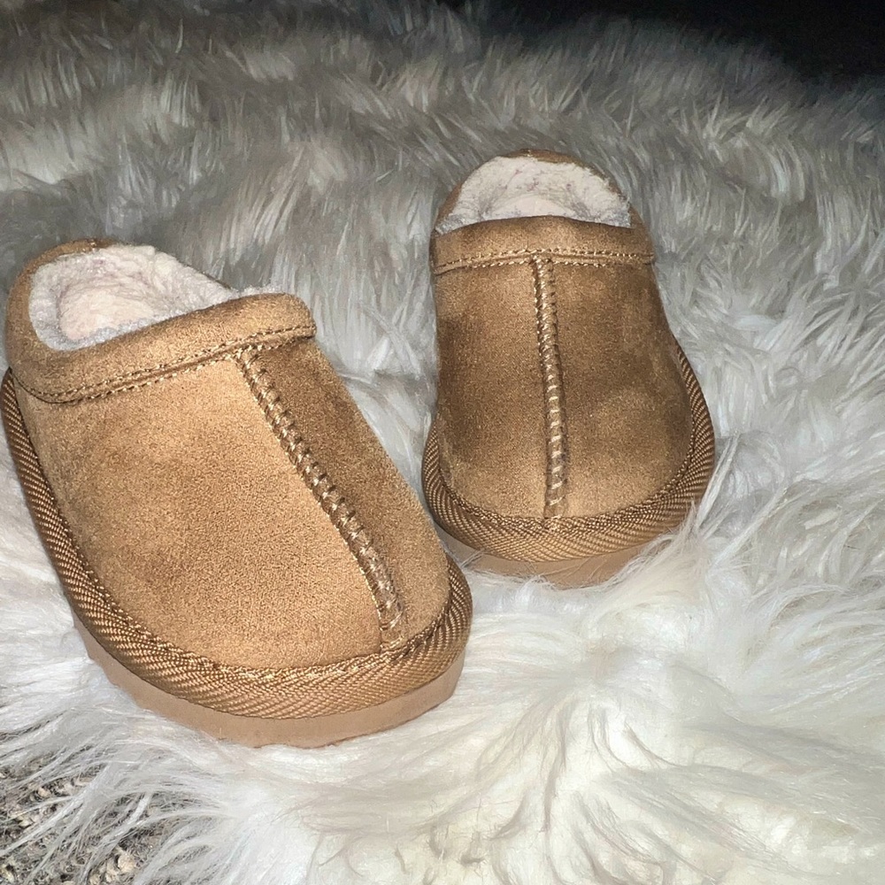 Plush slippers